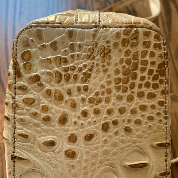 Brahmin medium size tan and brown adjustable crossbody purse - Picture 9 of 13